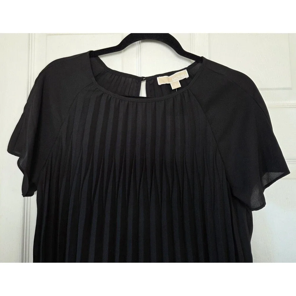 MICHAEL MICHAEL KORS Black Short Sleeve Pleated Top Women's Size 8 NWT